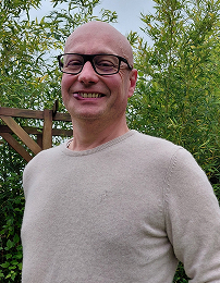 Portrait du diagnostiqueur immobilier certifié, fondateur de DiagEssentiel